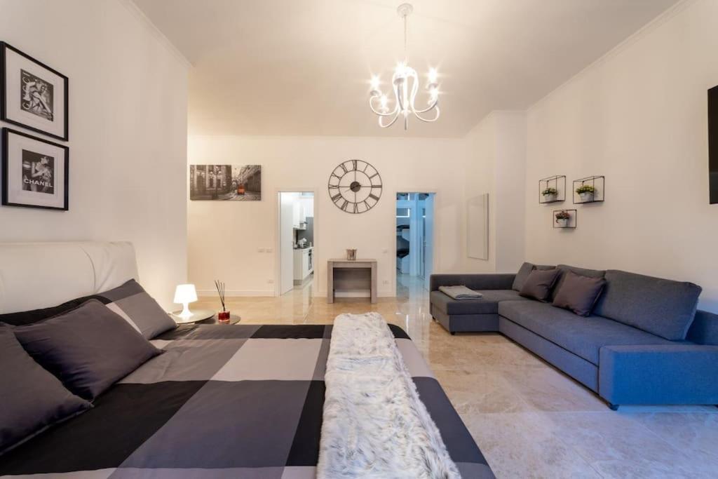 San Babila - Luxury Milanese Apartment ภายนอก รูปภาพ