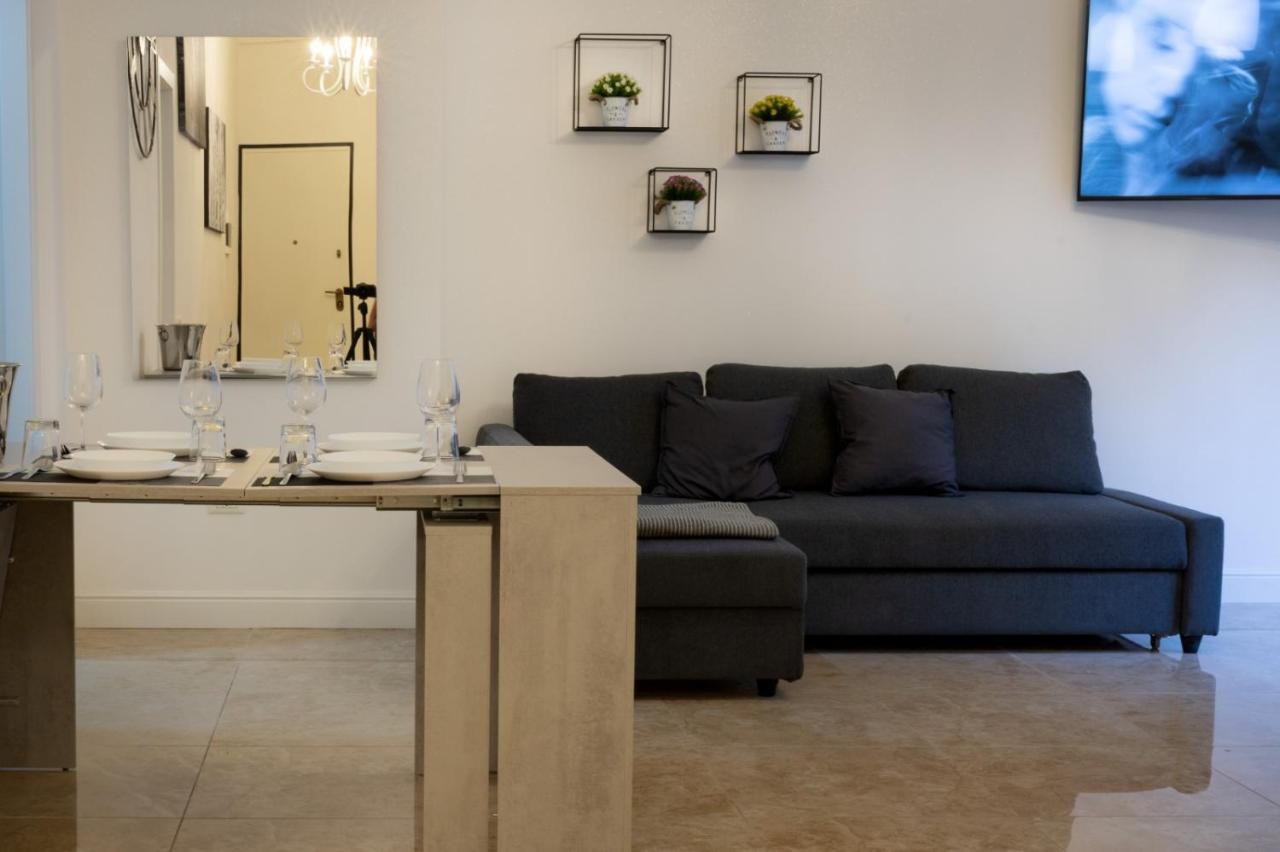 San Babila - Luxury Milanese Apartment ภายนอก รูปภาพ