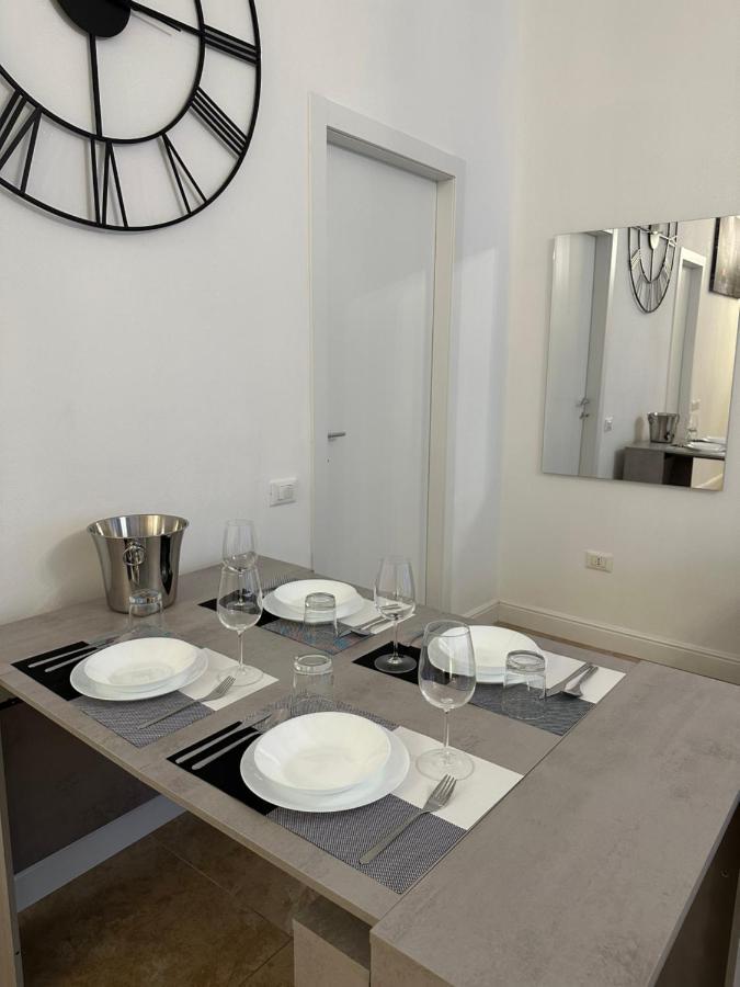 San Babila - Luxury Milanese Apartment ภายนอก รูปภาพ