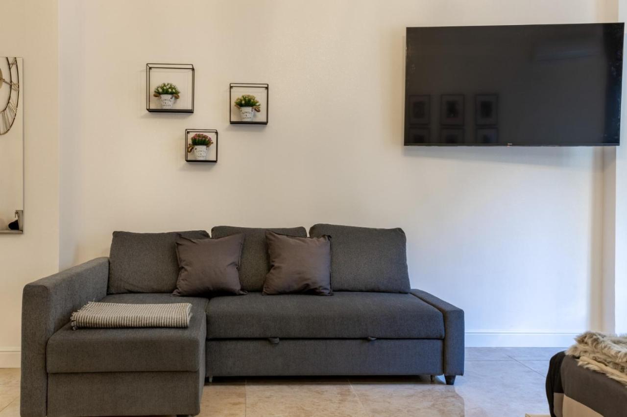 San Babila - Luxury Milanese Apartment ภายนอก รูปภาพ