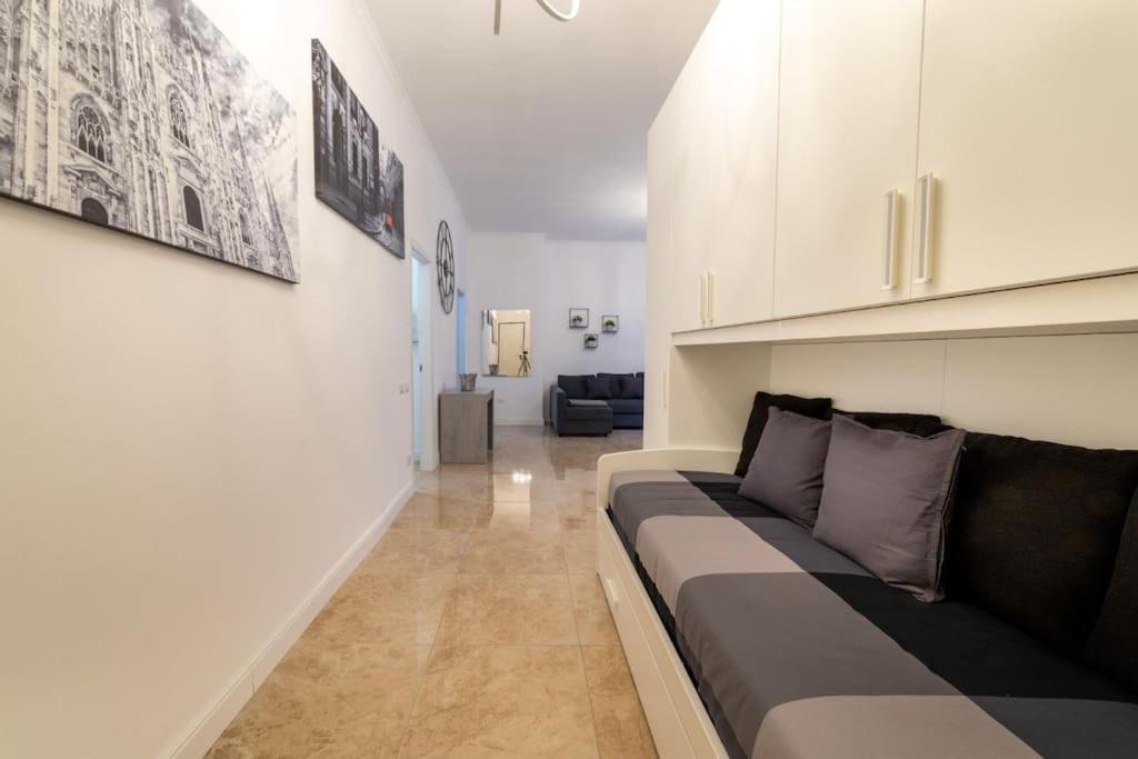 San Babila - Luxury Milanese Apartment ภายนอก รูปภาพ