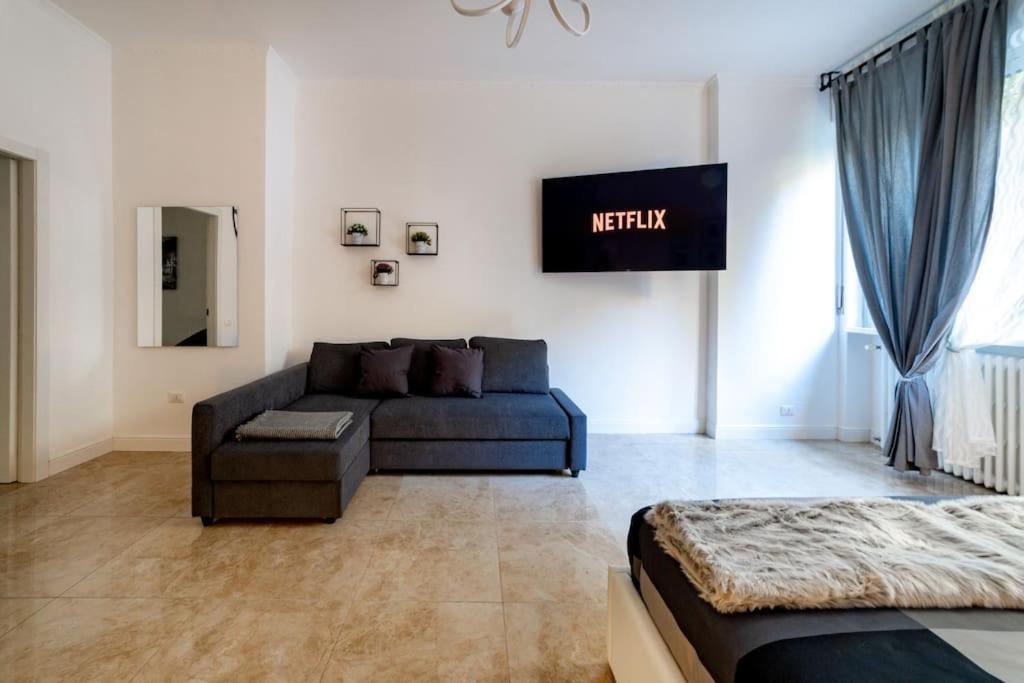 San Babila - Luxury Milanese Apartment ภายนอก รูปภาพ